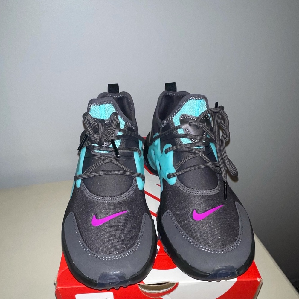NIKE react presto